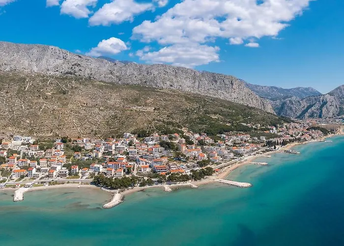 La Playa Omis