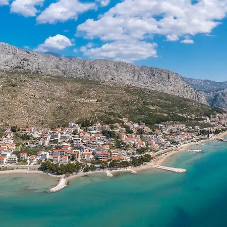 La Playa Omis